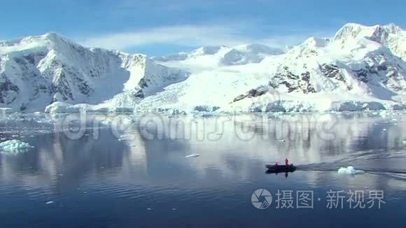 南极的小船