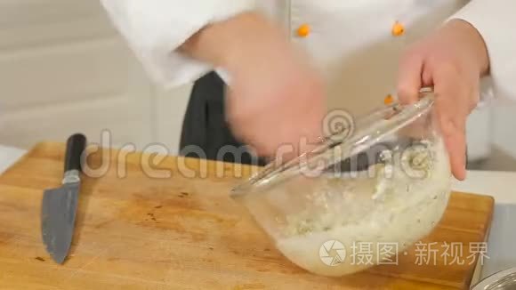 做饺子或汤圆用的土豆面团视频