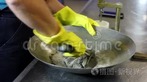 水泥和混凝土生产的实验室试验视频