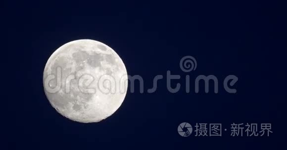 夜空中月亮的时间流逝视频