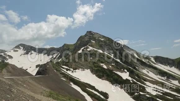 滑雪斜坡上的防护网视频