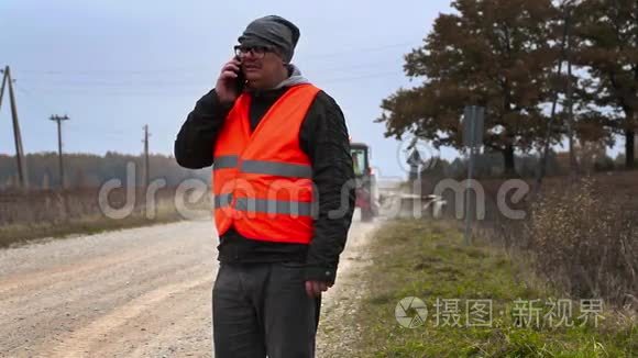 道路维修方面的智能手机工程师视频