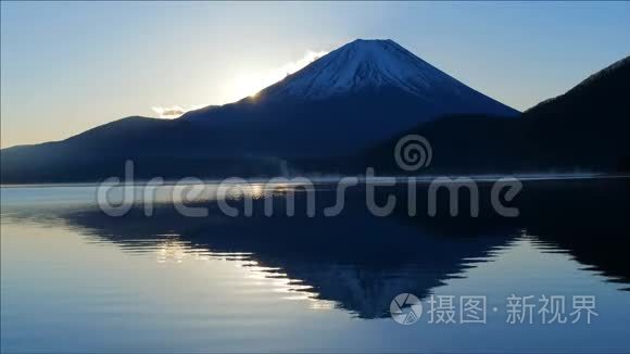 山 富士山和日本莫托苏湖日出视频