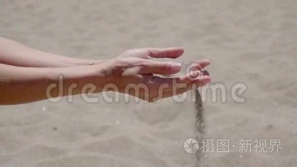 手中的沙流视频