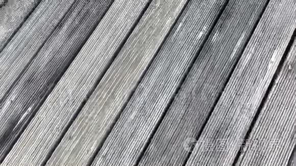 老式木板背景。 格鲁格木风化松木纹理木板。 灰色的乡村围栏。 高清。