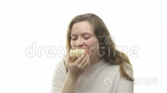 胖女人吃梨，八段视频.