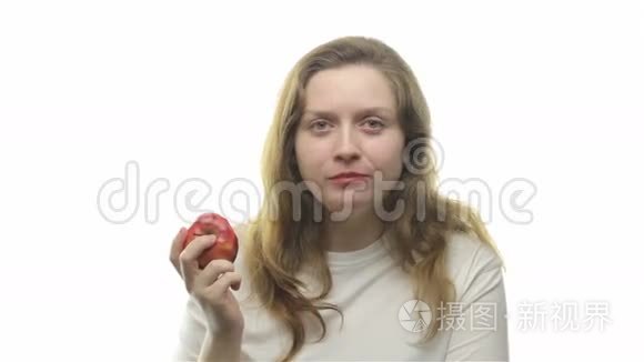 胖女人吃苹果，第三个视频