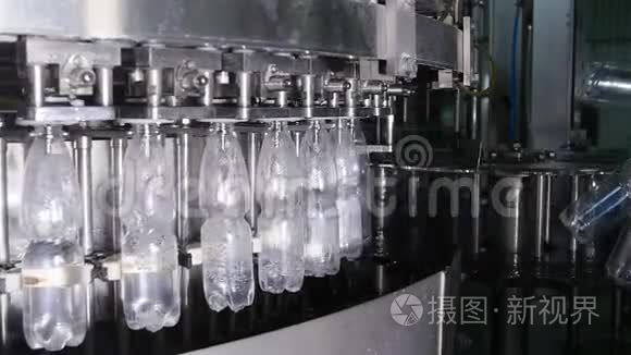 纯净水加工装瓶生产线视频