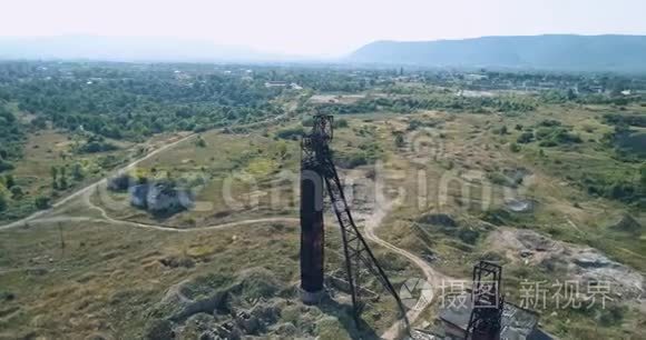 空中基辅：旧的废弃的苏联盐矿，以喀斯特地区为背景