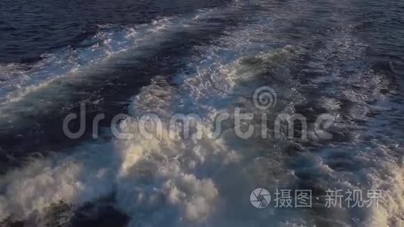 海水摆渡带泡沫波慢运动视频