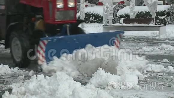 雪犁户外清洁街道视频