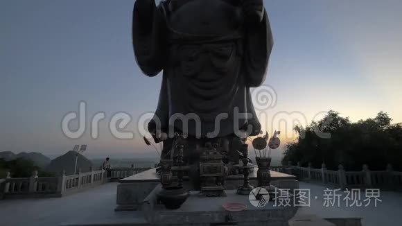 越南拜旦寺弥勒佛巨大雕像视频