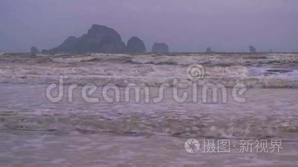 泰国克拉比省低季敖南海滩海浪视频