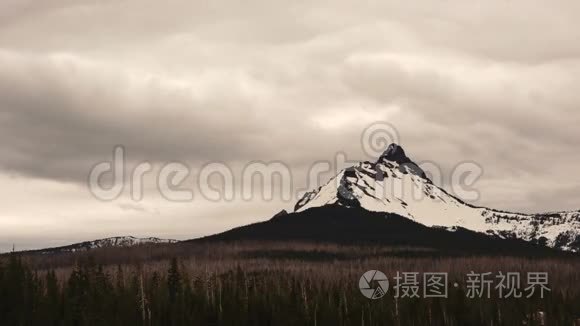 华盛顿大湖俄勒冈瀑布风暴天气视频