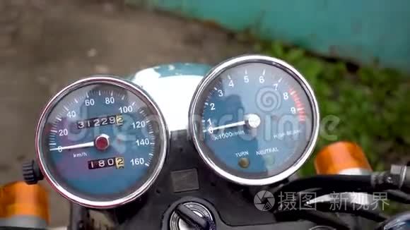 从摩托车速度计中放大视频