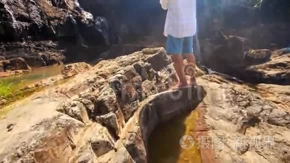 古人照石岩洞山河瀑布塔视频