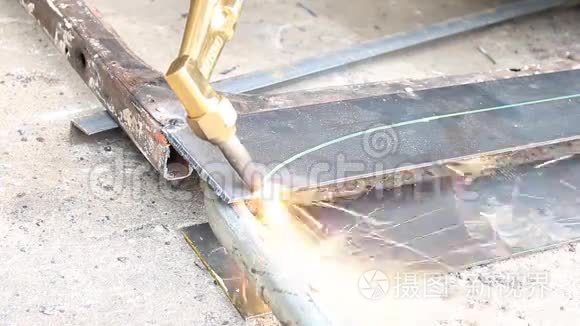 金属板材切割与气体