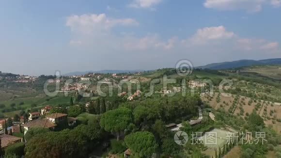 夏季意大利恰安蒂托斯卡纳山谷的格里夫空中景色