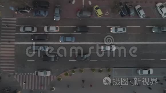 城市交通和道路的鸟瞰图视频