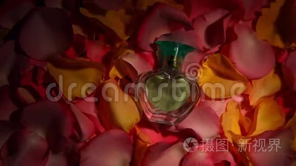 花瓣玫瑰玻璃香水工作室视频