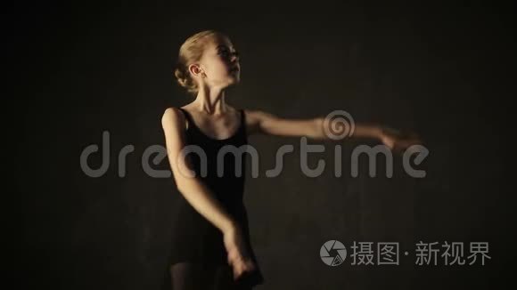 芭蕾舞工作室的芭蕾舞演员视频