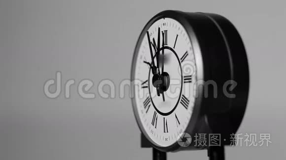 黑白古董钟的美丽细节视频