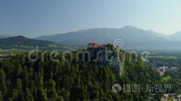 斯洛文尼亚的空中雪橇城堡景观视频