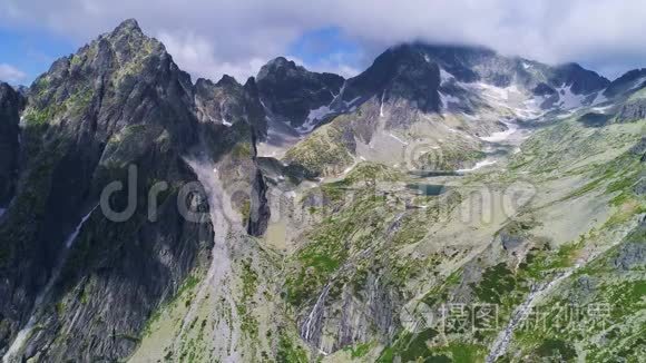 在塔特拉山飞行