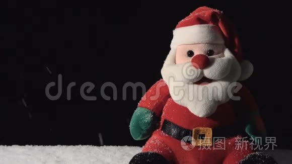 圣诞老人玩具与落雪