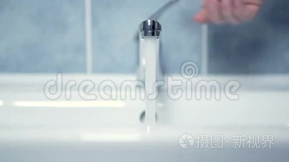 银水龙头滴水视频