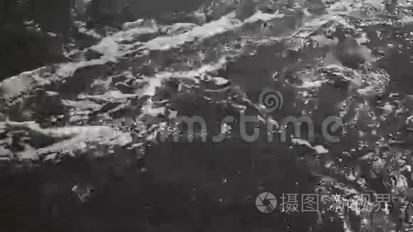 大河流水.. 跟踪射击