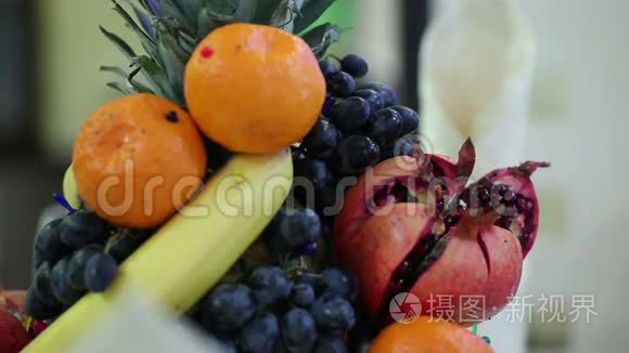 带有水果的装饰节日餐桌视频