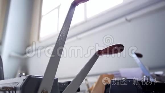 印刷厂印刷机用工业机械设备视频