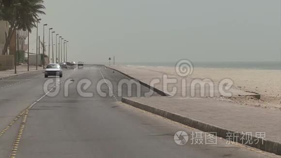 萨拉拉阿曼海岸小镇有沙滩车视频