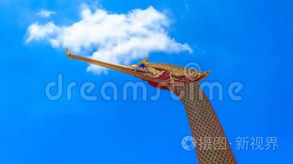 时间推移皇家驳船苏法那荣，泰国寺庙在诺塔布里省，时间推移