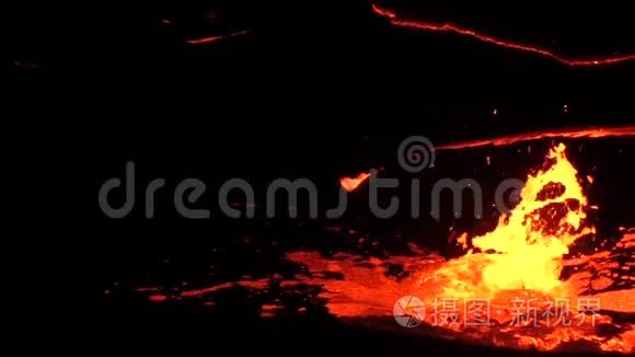 火山埃塔阿莱的熔岩湖视频