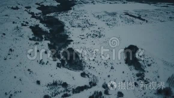 白雪覆盖的空地视频