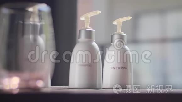 淋浴凝胶和洗发水视频