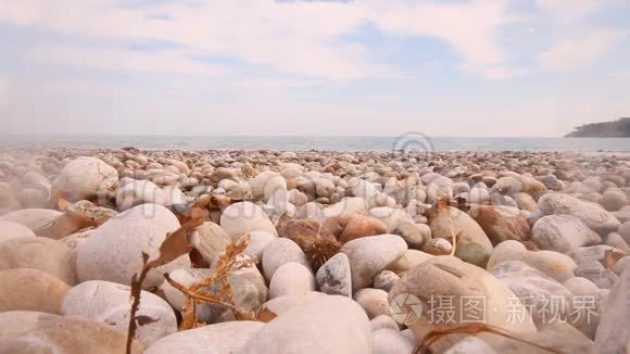 最美丽的卵石海滩地中海视频