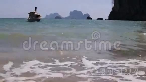 泰国长尾船在海上漂流视频
