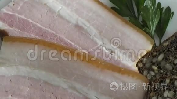 餐桌上摆满了新鲜绿菜视频