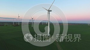 海景风电场风力涡轮机能源傍晚视频