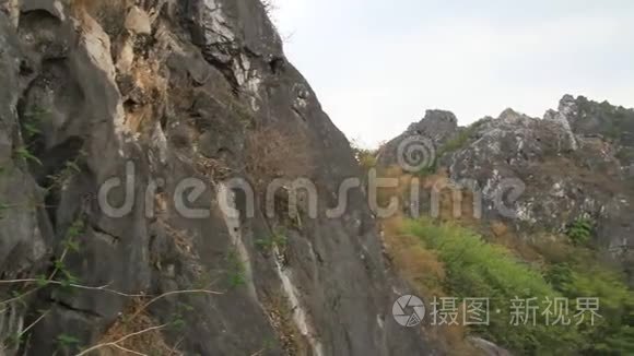 岩山风光的场景.