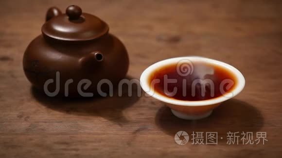 茶点红热茶杯木桌