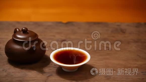 茶点红热茶杯木桌视频