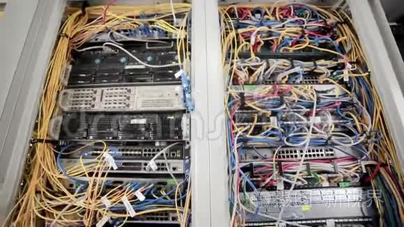 服务器机房单元，数据中心终端带电缆，电线..