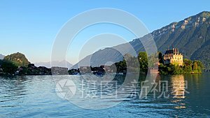 夏日瑞士风景。 伊斯特瓦尔德附近的布里恩茨湖