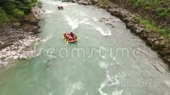 奥地利野生水上漂流视频