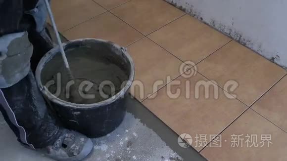 厨房用机床手拌瓷砖水泥视频