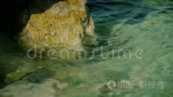 海水波浪和海水视频